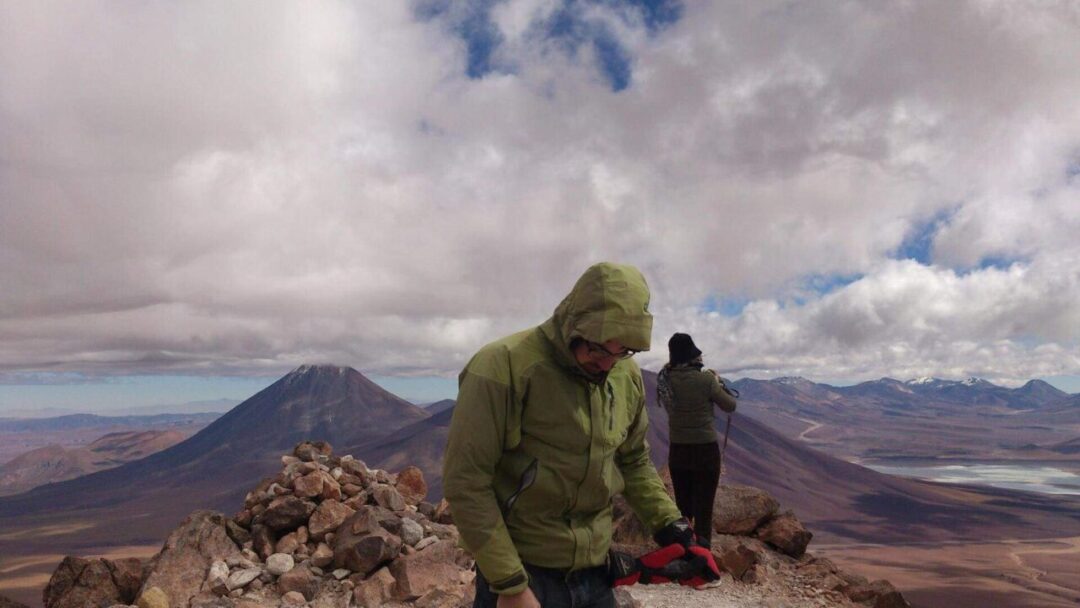 visita en trekking con amigos a cerro toco